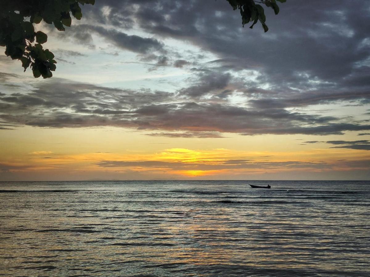 West Mansuar Homestay Pulau Mansuar Esterno foto