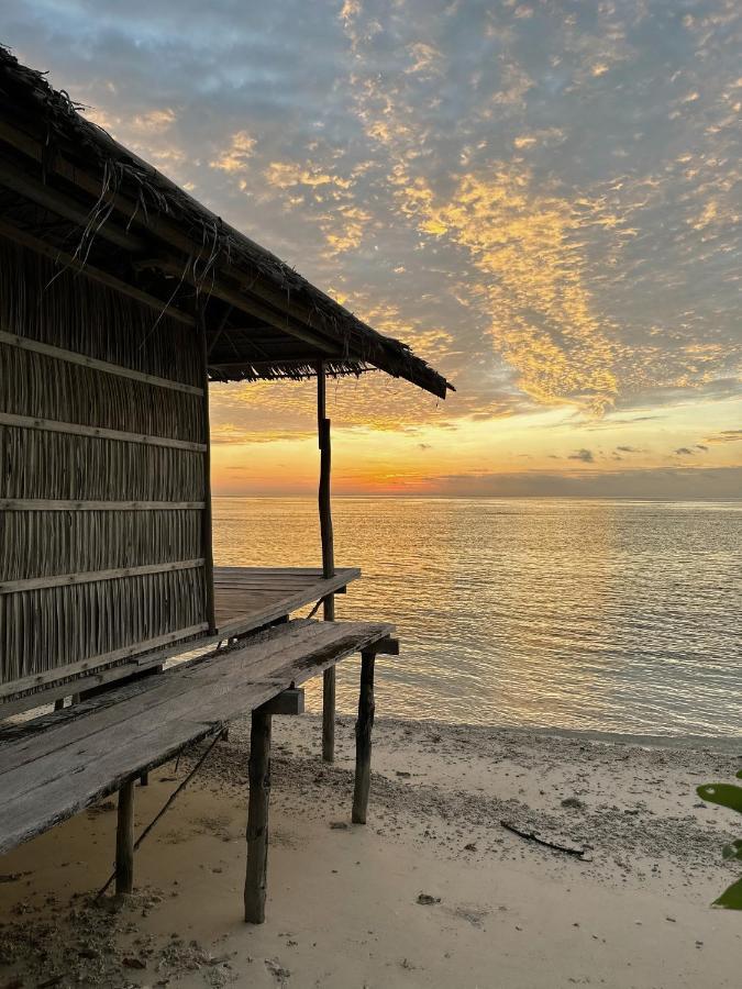 West Mansuar Homestay Pulau Mansuar Esterno foto