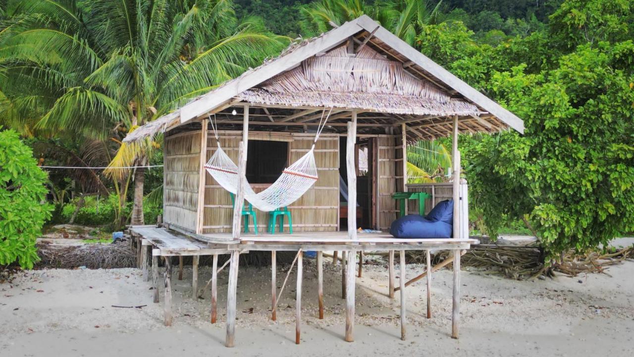 West Mansuar Homestay Pulau Mansuar Esterno foto
